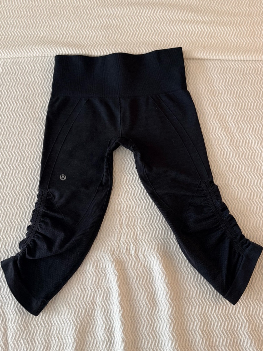 lululemon athletica Black Cropped Ruched Side Womens' Leggings